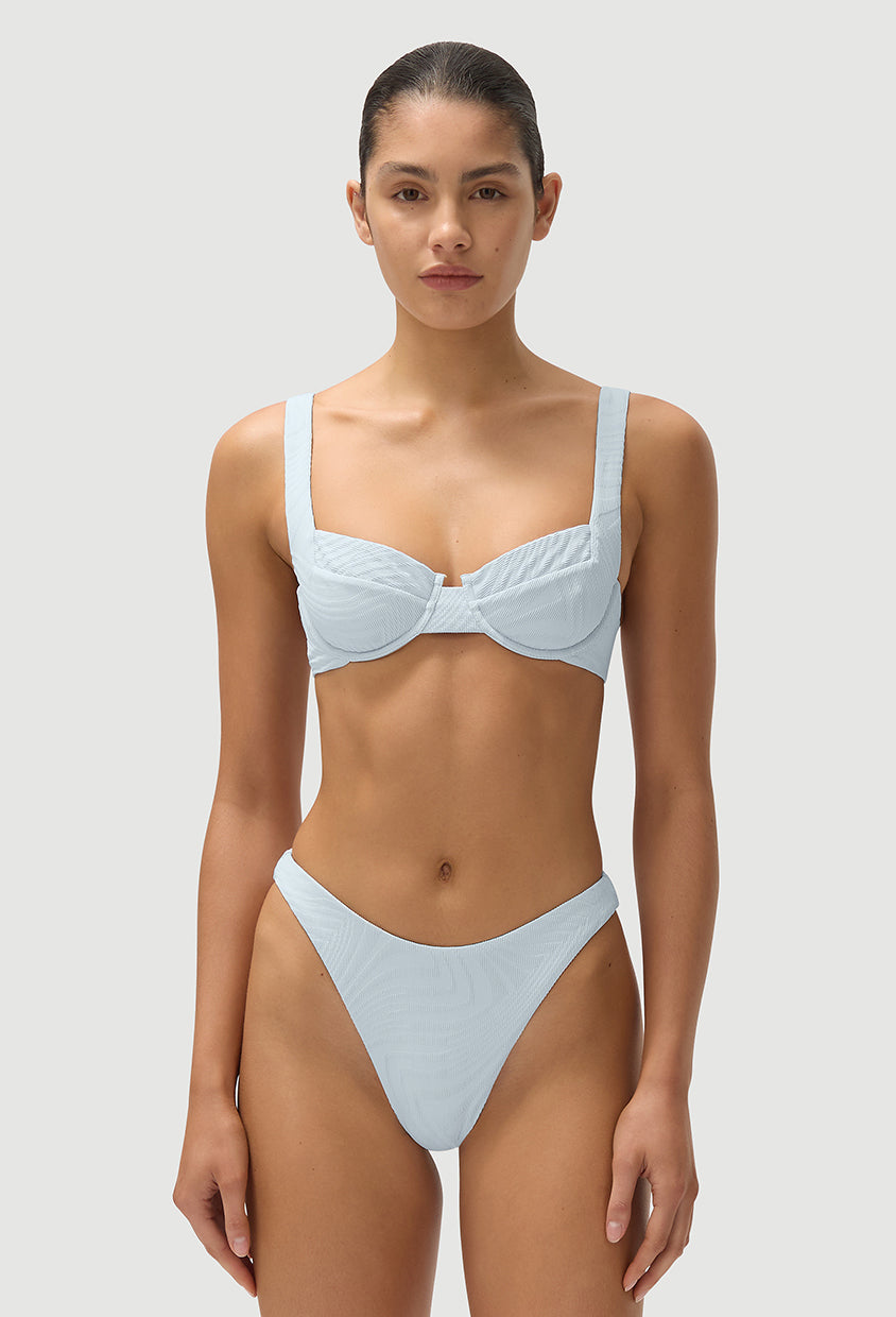 Casanova Top | Sky