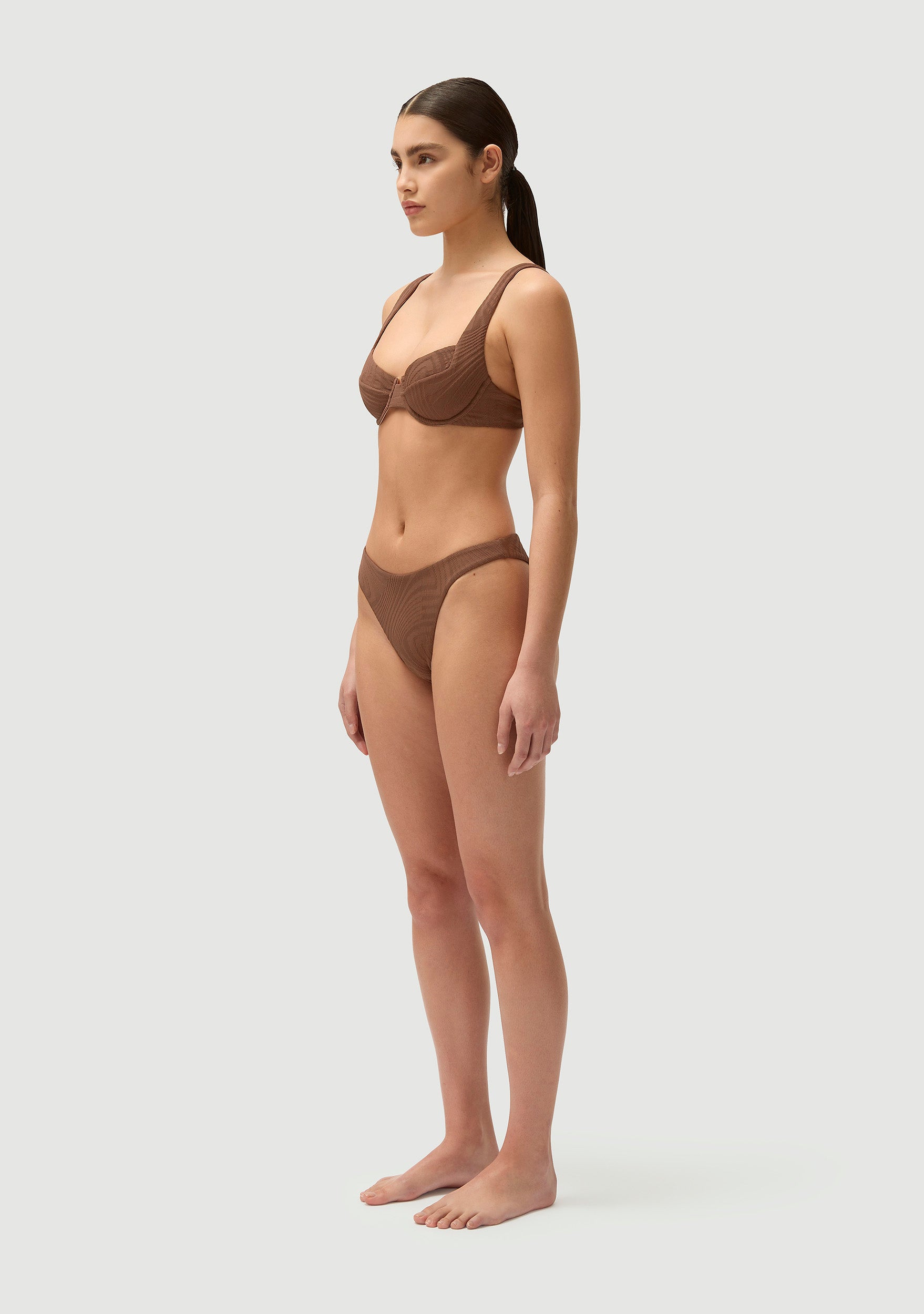 Elvis Bottom | Pinecone