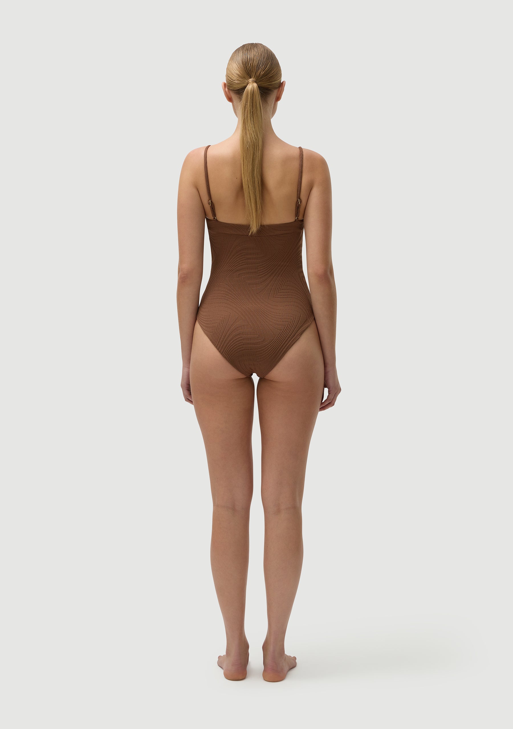 Phillip Full Piece | Pinecone